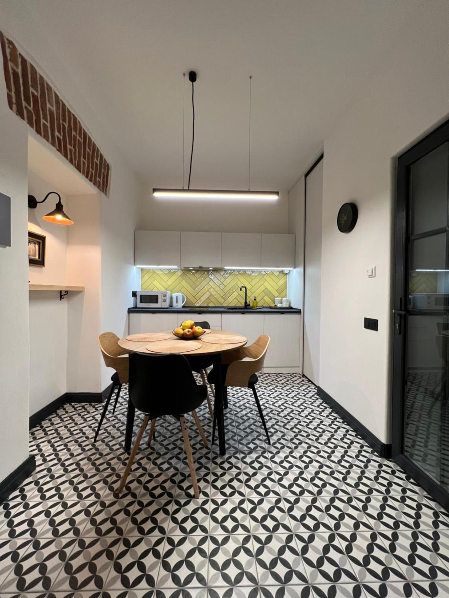 Art Apartment Glebova Liov Exterior foto